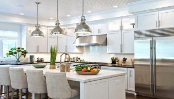 Không gian nhà bếp đẹp với mẹo sắp xếp nhà bếp gọn gàng sạch sẽ, chọn kệ bếp hiện đại