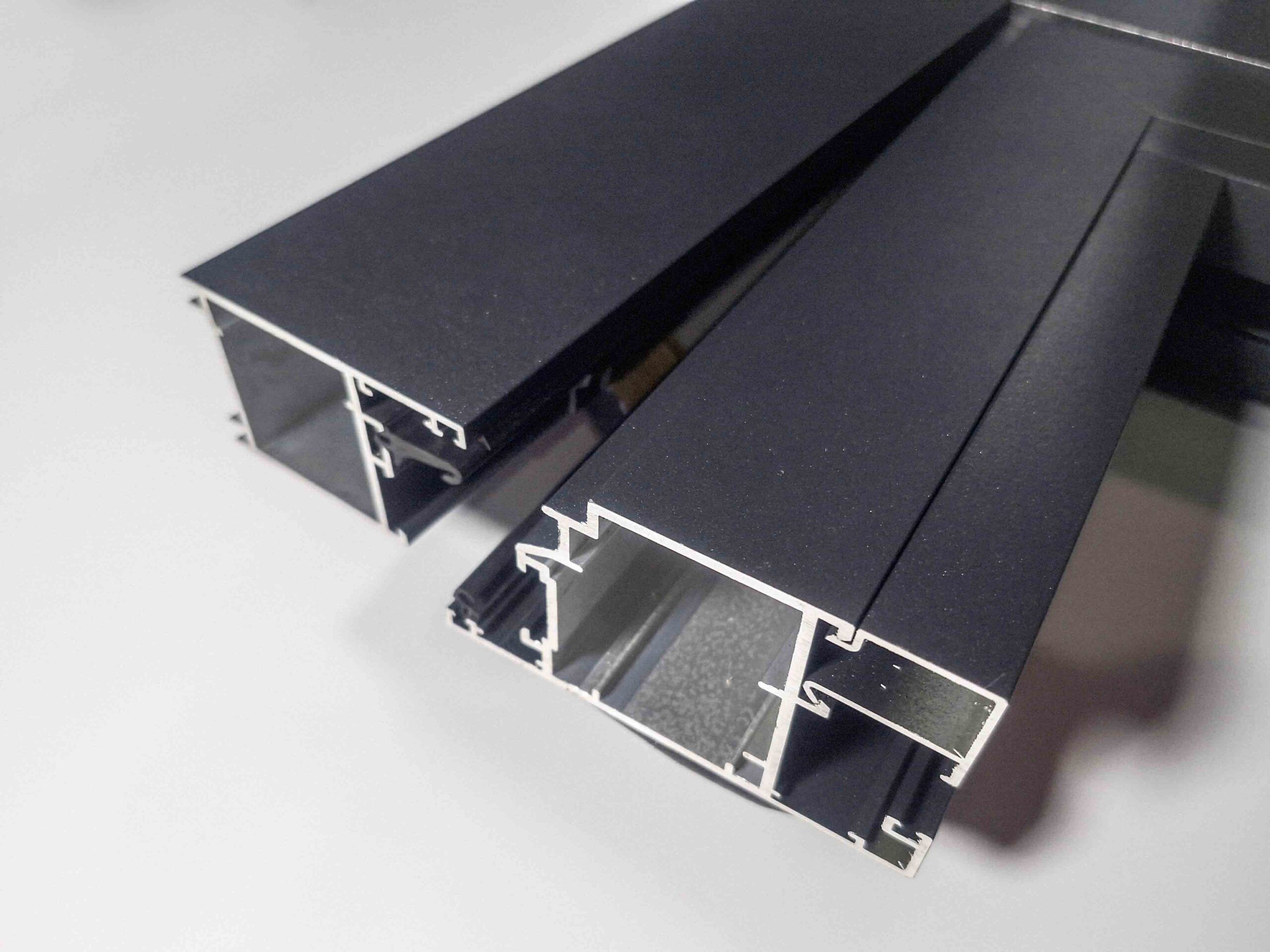 In và thiết kế bao bì hộp giấy với thiết bị máy móc hiện đại