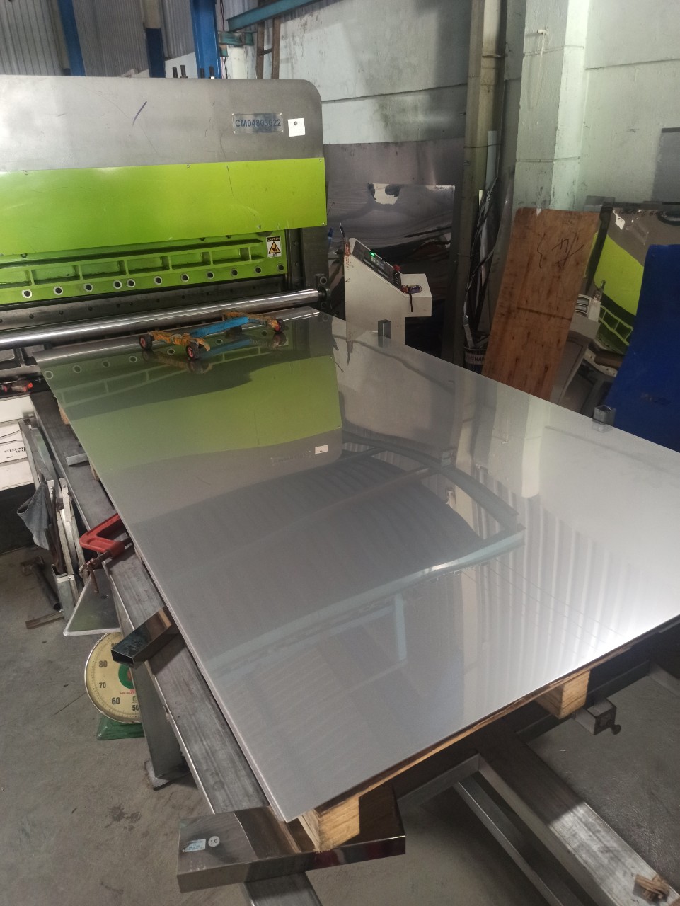 Giá inox 304 tấm, sản phẩm inox tấm chất lượng nhập khẩu bởi công ty Nam Thuận Lợi